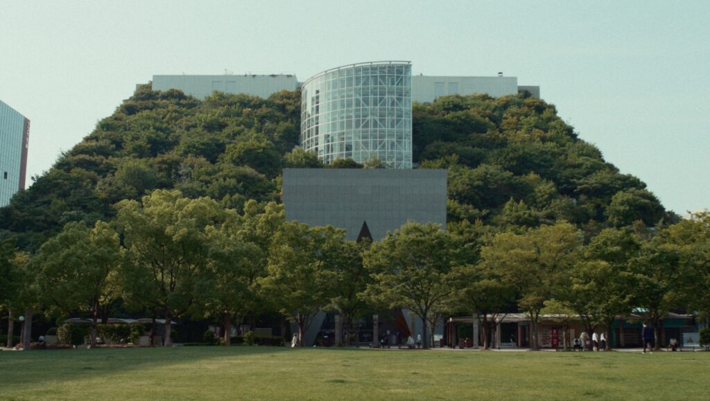 EMILIO AMBASZ. GREEN OVER GRAY_Acros Fukuoka